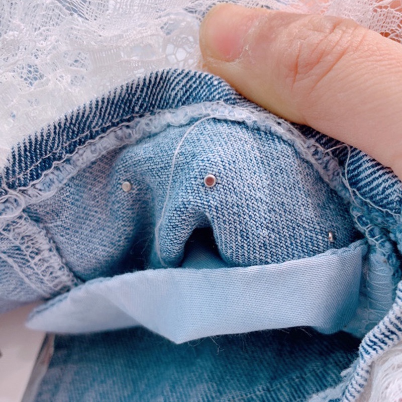 Quần Short Jean Viền Ren Hoa Dễ Thương Cho Bé 2-6 Tuổi