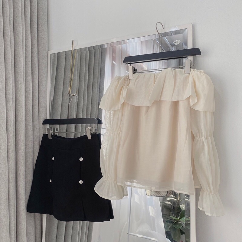 Set áo trễ vai tơ chân váy đính ngọc,Set áo trễ vai tơ tay phồng phối chân váy chữ A cúc ngọc tiểu thư | BigBuy360 - bigbuy360.vn