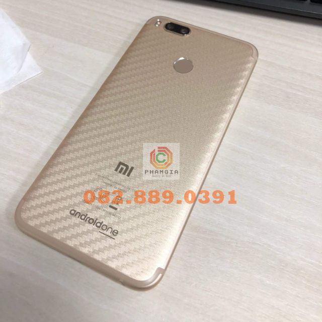 Miếng dán mặt lưng skin carbon Xiaomi Mi 8/ Mi A1