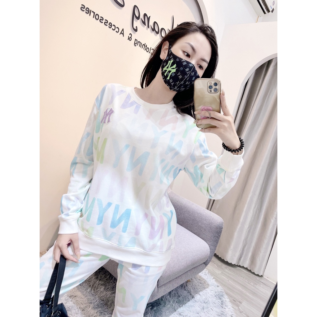 (HÀNG XUẤT XỊN) Áo tay dài trắng in nhiều màu M/L/B Monogram Rainbow New Full tag-code Size S M L Có quần bán kèm