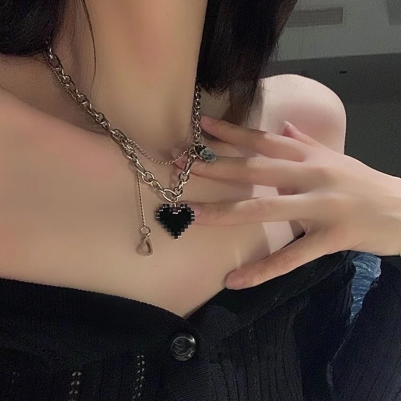 Vòng Cổ Choker Hai Lớp Mặt Hình Trái Tim Bằng Kim Loại Màu Đen Sáng Tạo Thanh Lịch Cá Tính Dành Cho Bạn Gái