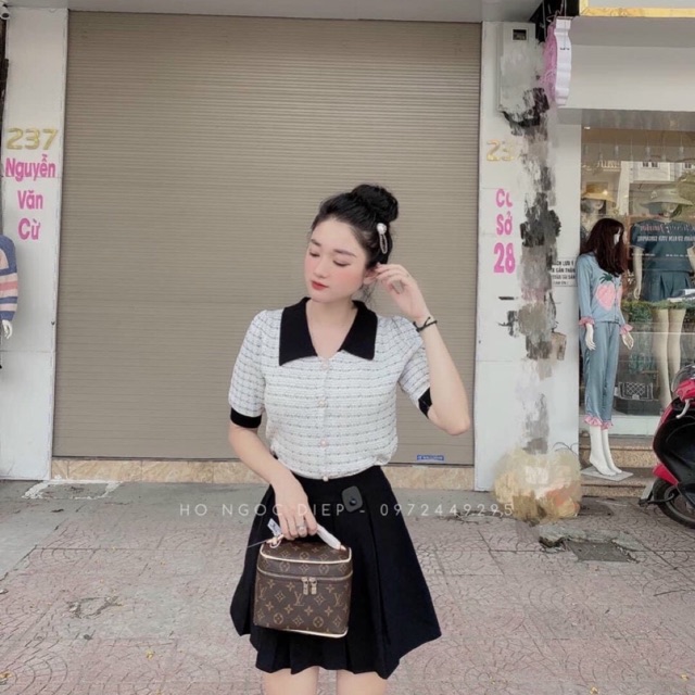 Áo len pha cổ đen dành cho nữ