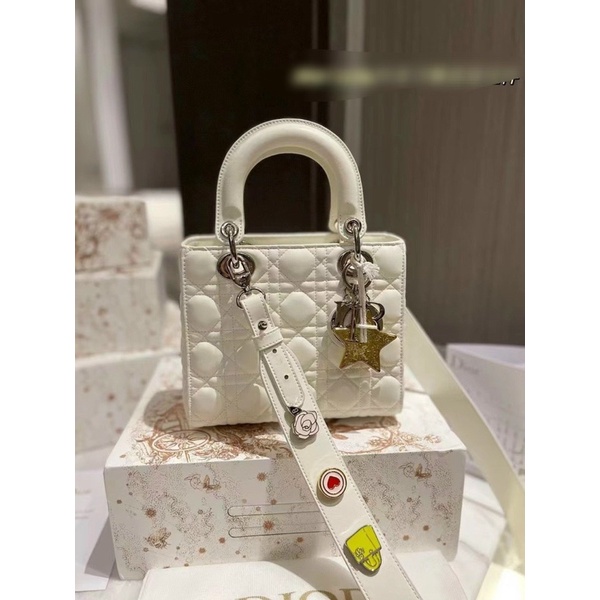 Túi CD Lady dây charm phụ kiện
