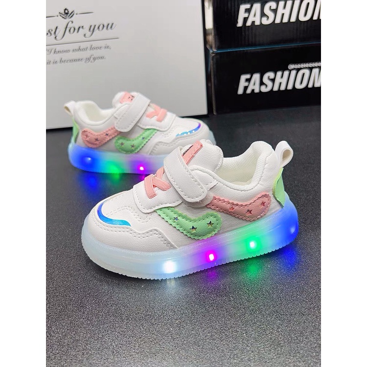 giày thể thao có đèn led cho bé gái màu trắng nhẹ êm chân có đèn led nhấp nháy có quay dán full box X26 ( có ảnh thật )