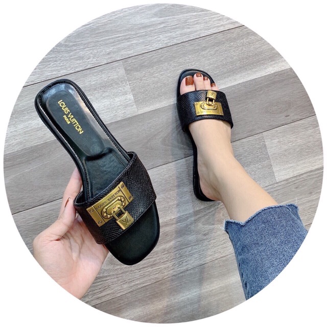 ⭐️ Lê khoá chất liệu da rắn