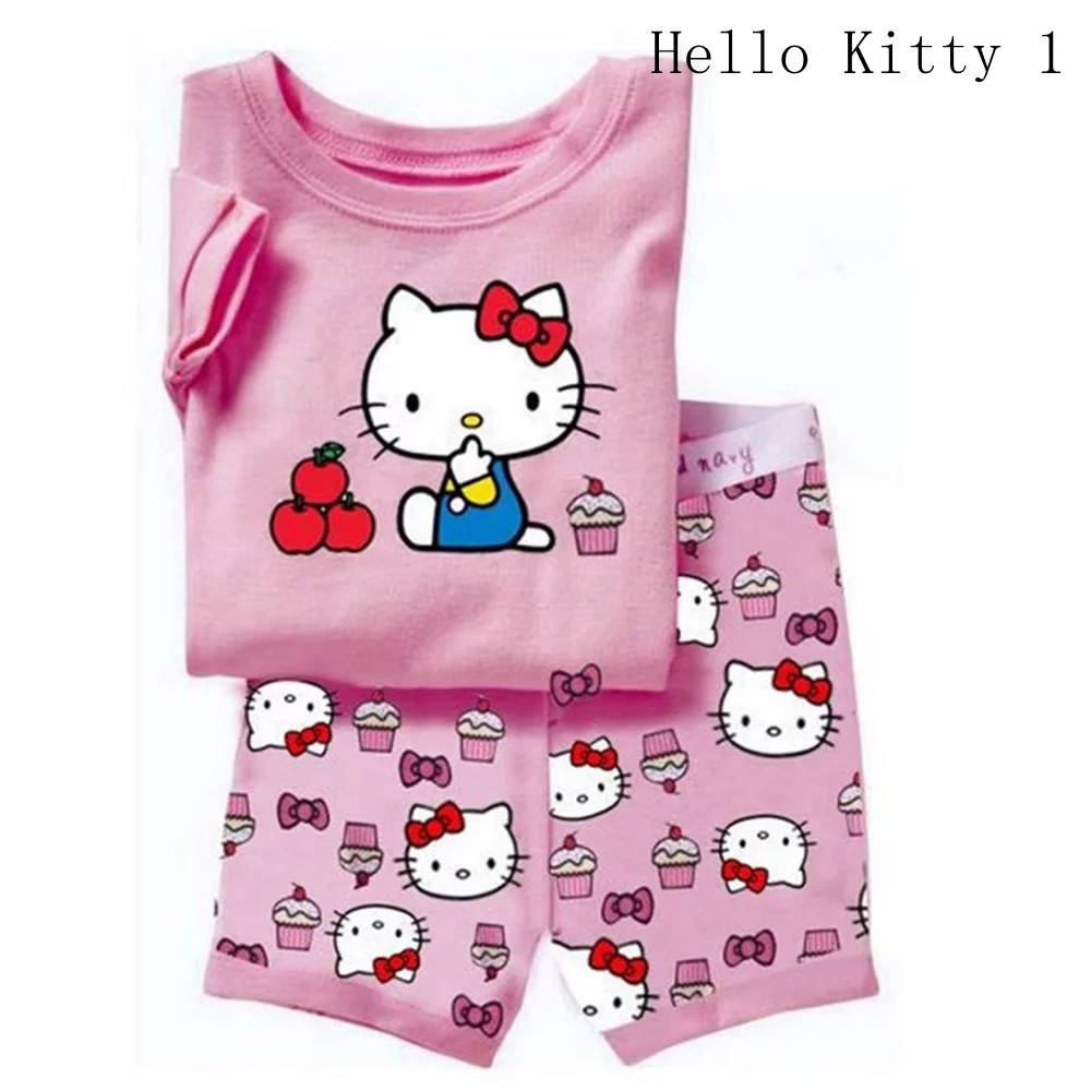 Bộ gồm áo thun tay ngắn cổ tròn và quần lưng thun in họa tiết Hello Kitty dễ thương dành cho bé