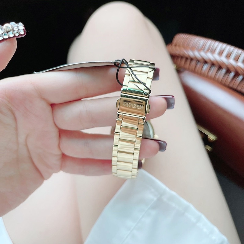 Đồng hồ nữ Citizen .