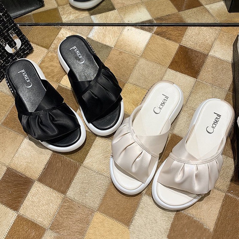 2022 Mùa hè mới Dép đi trong nhà dày thoải mái cho phụ nữ