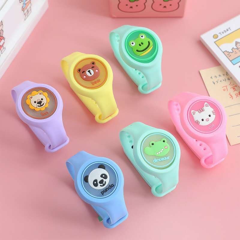 Đồng Hồ Tình Dầu Đuổi Muỗi Phát Sáng Hoạt Hình Dễ Thương Có Đèn Phát Sáng Cho Bé