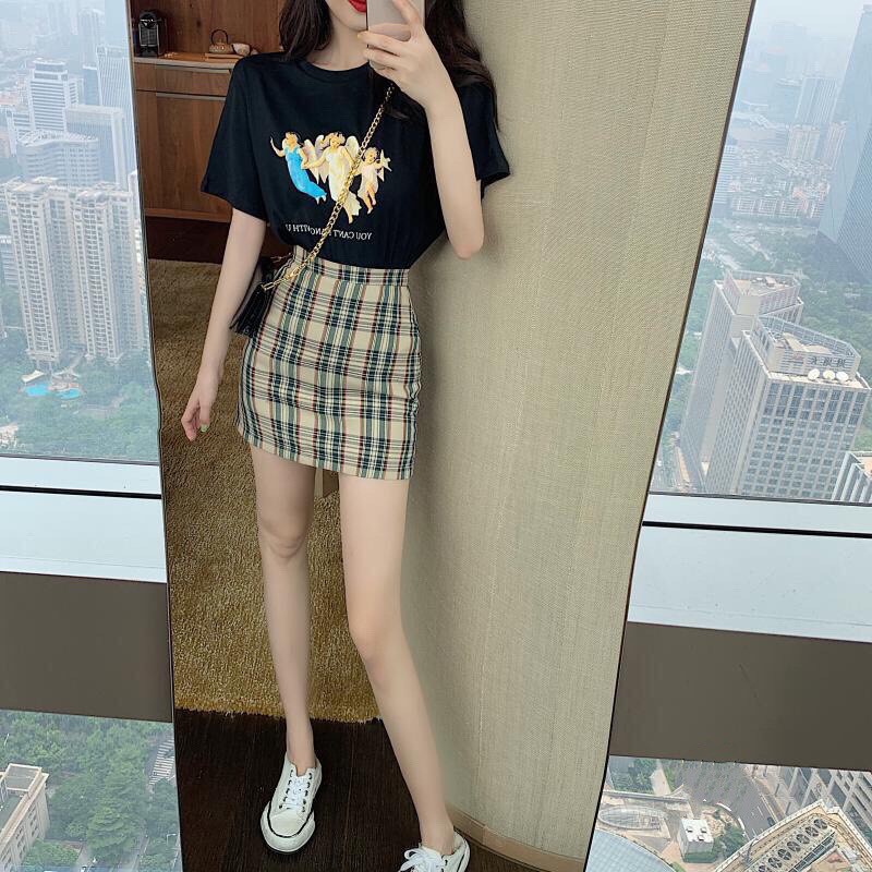 SET ÁO THUN ANGEL MÀU ĐEN MIX CHÂN VÁY CARO XẺ TÀ - QUẦN GIẢ VÁY CHỮ A + ÁO PHÔNG IN CHỮ