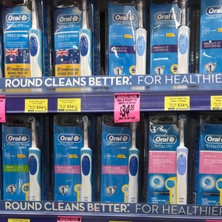 Bàn chải đánh răng điện Oral-B Vitality Pro White