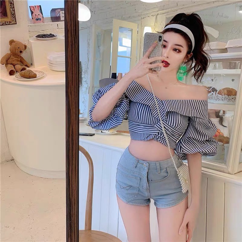 Áo Xô Kate Bẹt Vai Xoắn CropTop