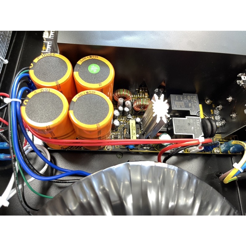 Đẩy 2 kênh ASHLY NV8002 class TD hàng chính hãng.Tặng dây giắc