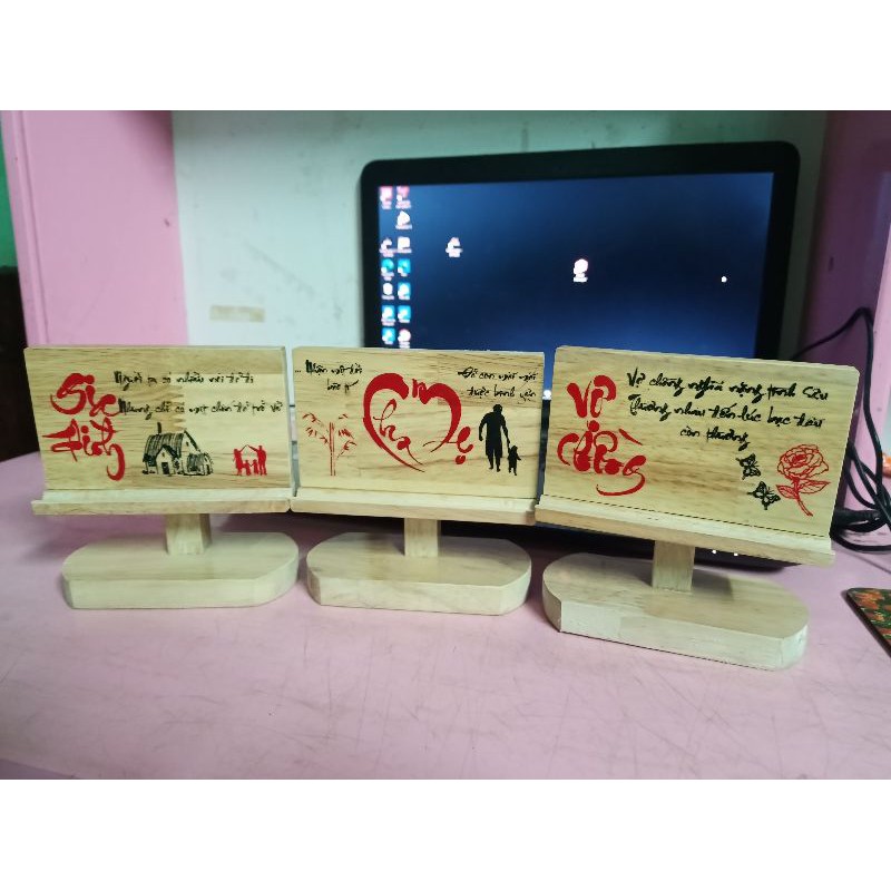 Giá đỡ điện thoại, Ipad, máy tính bảng bằng gỗ viết chữ thư pháp