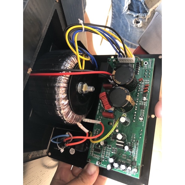 Loa Sub điện JBL 260 P  Loa siêu trầm Bass 30cm