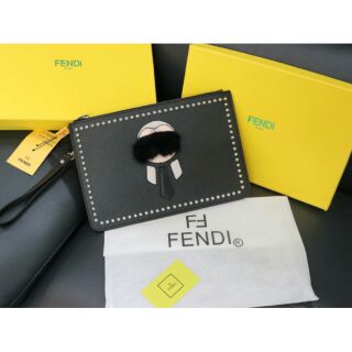 Túi Clutch fendi full box túi vải thẻ 
Hàng chuẩn đét đẹp long lanh luôn ạ