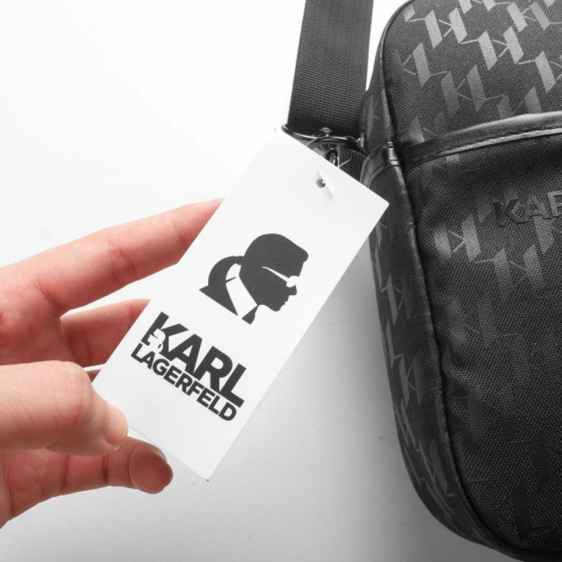 Túi đeo chéo nam Karl