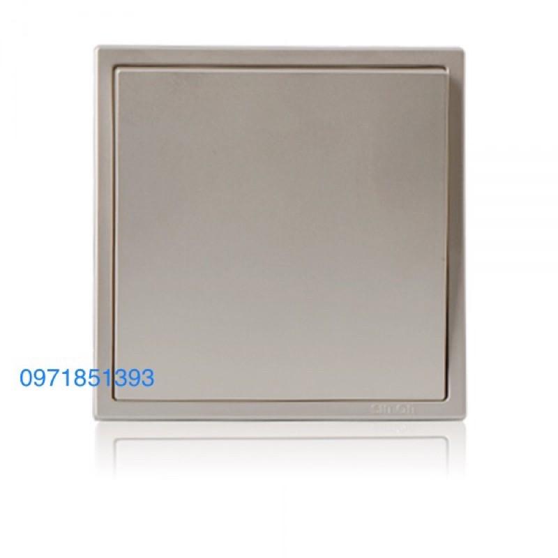 Mặt che trơn vuông cho ổ điện lắp đế âm chuẩn vuông Simon i7 701000