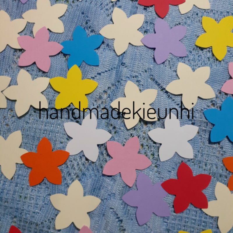50 - 30-70 hoa 5 cánh, size 2.5cm , 3.5cm,1.5cm bằng giấy màu - thủ công mầm non cho bé, làm handmade, bao lì xì...