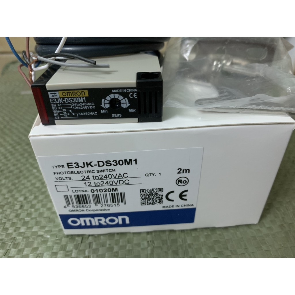 Cảm biến quang OMRON E3JK-DS30M1 (24-240VAC/12-240VDC)