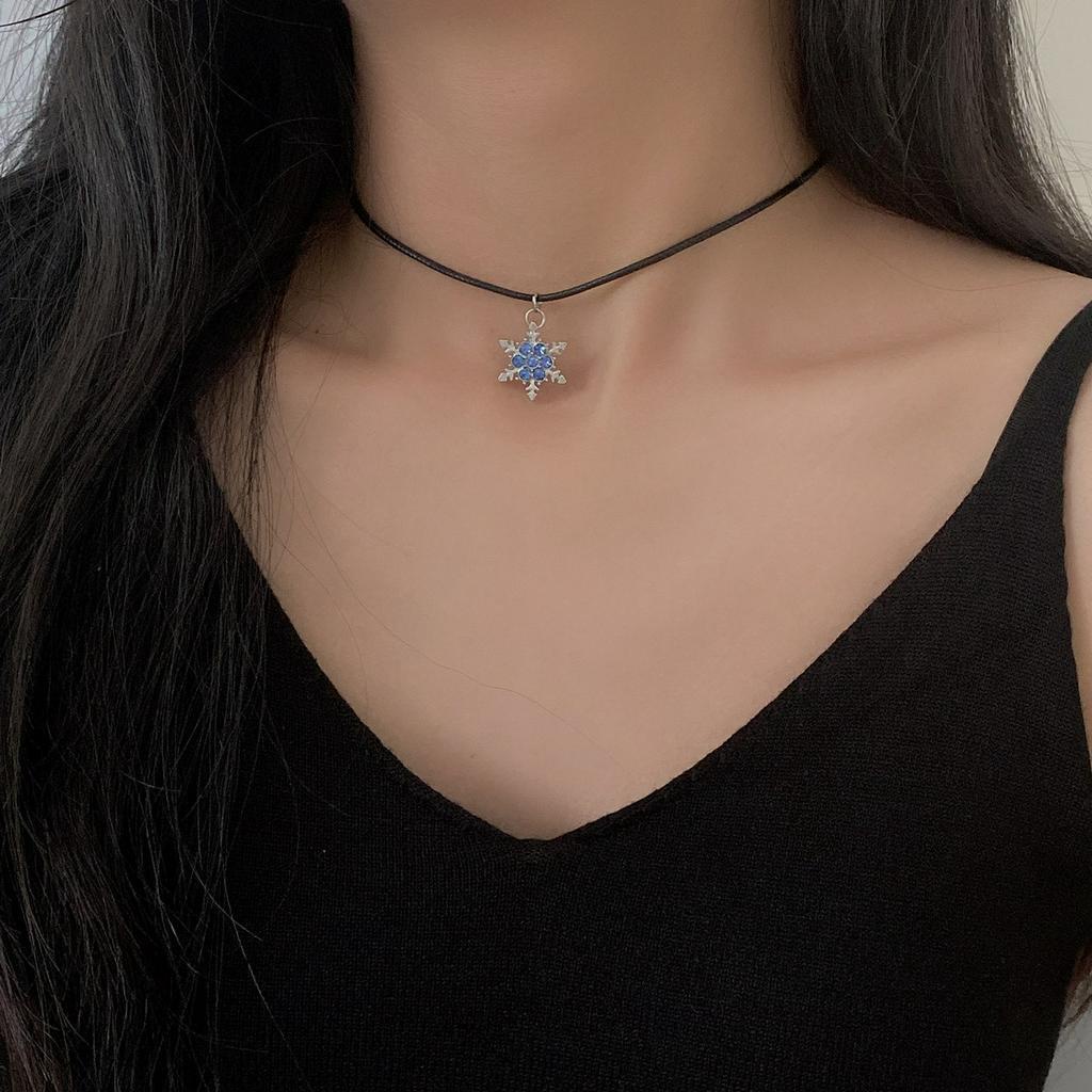 Dây Chuyền Mặt Hình Hoa Tuyết Và Mặt Trăng Thời Trang Hàn Quốc 23588