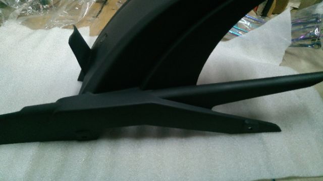 Dè chắn bùn có bọc sên Ex150, không dùng cho xe lên bánh