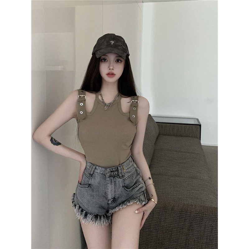 Áo Croptop Cổ Yếm Phối Dây Vai Khóa Cài LSEOUL A2513 Chất Thun Gân Dày Dặn Chống Nhăn Tôn Dáng