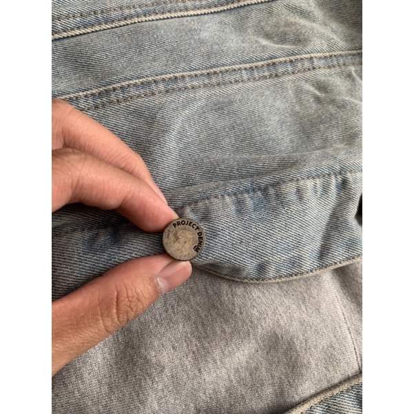 Khoác jeans lổi bẩn nhẹ