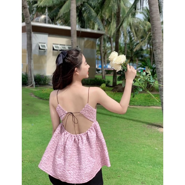 Áo baby doll hở lưng đi biển cực lạ