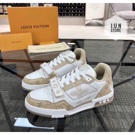 GIÀY LV TRAINER TRẮNG KEM NÂU QUAI DÁN LAI AU SC