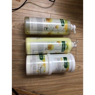 SỮA RỬA MẶT HOA CÚC CHAI 1000ml