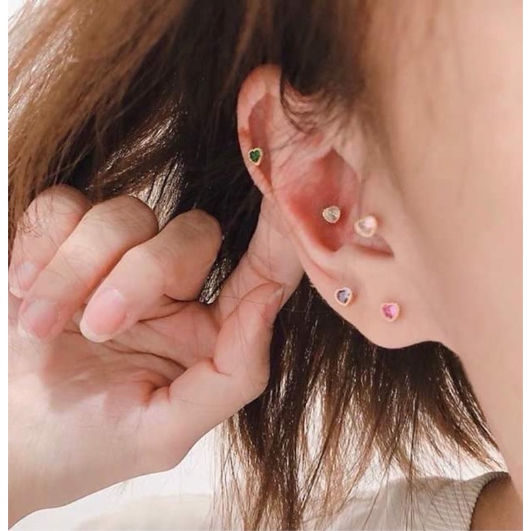 1 chiếc khuyên thép y tế tim đá