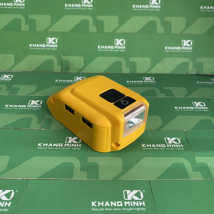 Adaptor Dewalt, Out Usb 5V 2.1A, có đèn Led, dùng với pin Dewalt 14.4V - 20V