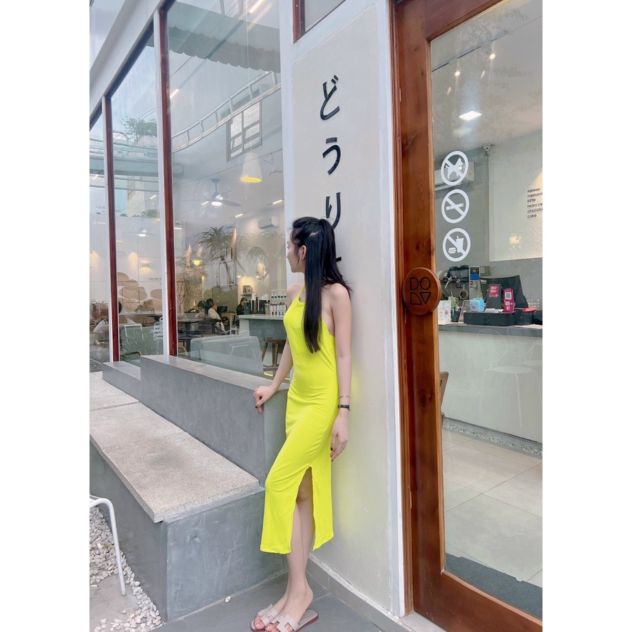 Đầm yếm hở lưng luồn dây ôm body xẻ tà dáng dài trơn cực hot , chất thun gân mềm mịn tv