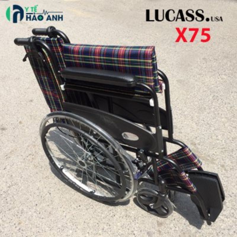 Xe lăn Lucass X75 vải kẻ có phanh tay