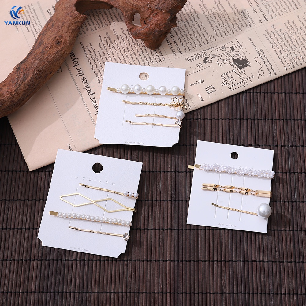Kẹp Tóc Một Bên Đính Ngọc Trai Kết Hợp Đơn Giản Cho Nữ