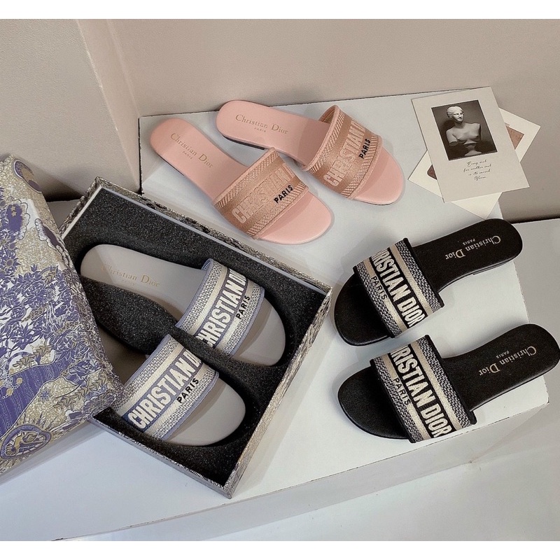 Dép dior hoạ tiết