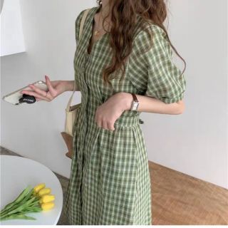 Váy kẻ caro thắt lưng eo