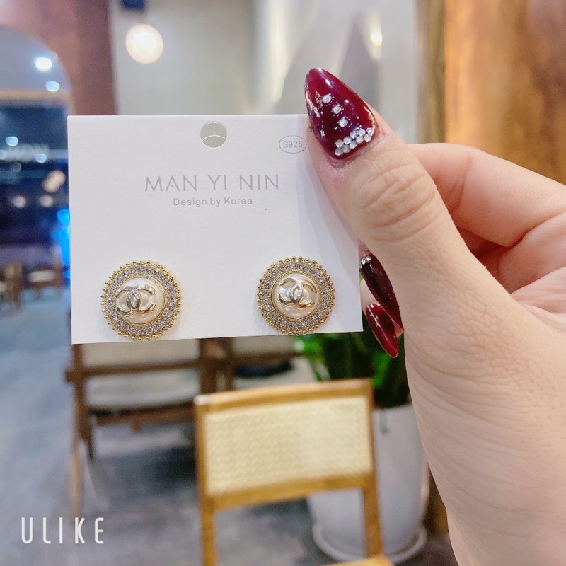 Bông tai chan€nl tròng đá bản víp