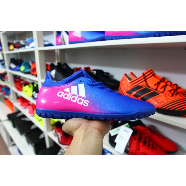Giày đá bóng adidas chính hãng