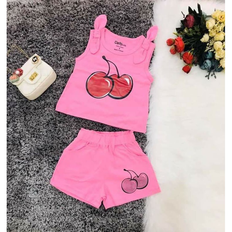 Bộ sát nách bé gái