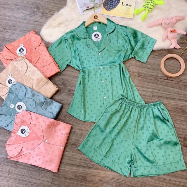 Bộ quần áo pijama lụa gấm cộc chấm bi chìm siêu xinh hàng xịn xò
