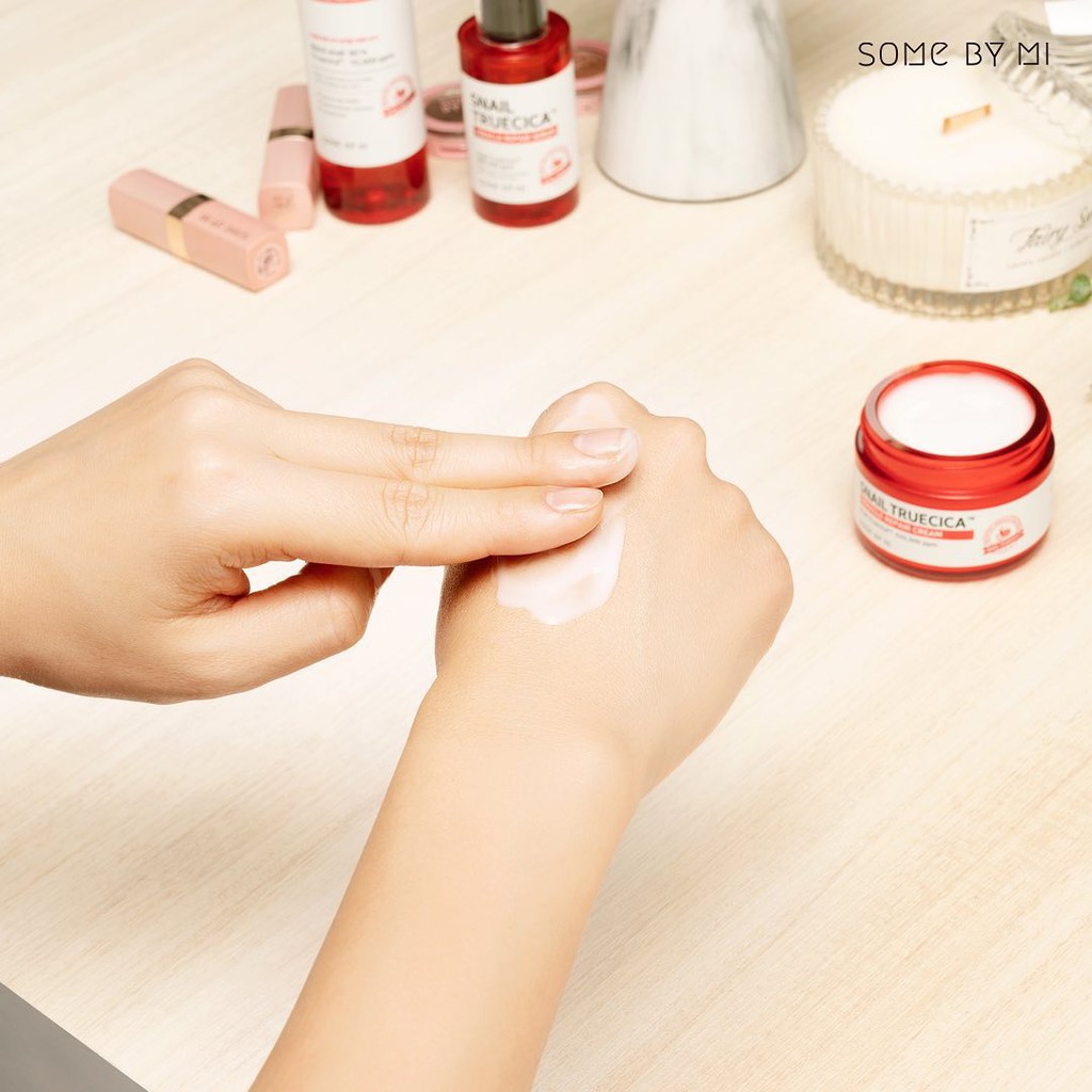 Kem Dưỡng Hỗ Trợ Phục Hồi Da, Mờ Thâm Sẹo Some By Mi Snail Truecica Miracle Repair Cream 60g