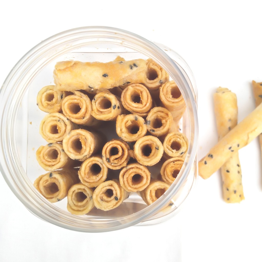 Bánh Ống Mè Tuổi Thơ Hũ 350gram