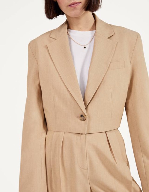 Đức - Áo blazer Bershka sale auth new tag cao cấp chính hãng crop top lửng ngắn có lót 2 lớp độn vai màu be kem bsk nude | BigBuy360 - bigbuy360.vn