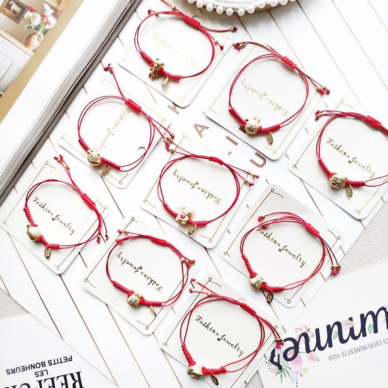 Vòng Tay Dây Đỏ Charm