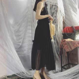 Đầm hai dây màu đen