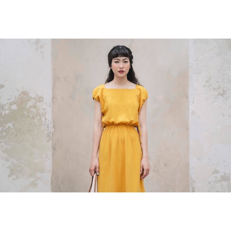 Pass đầm Tủ nhà mây màu vàng size XS
