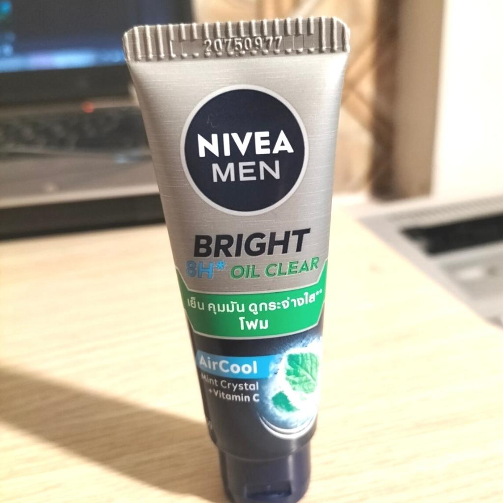 Sữa rửa mặt Nivea Men Bright 8h Oil Clear 15g(Hàng mini)