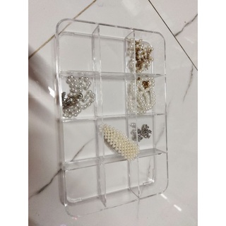 Hộp mica 12 ô ngăn có nắp đựng đồ trong suốt